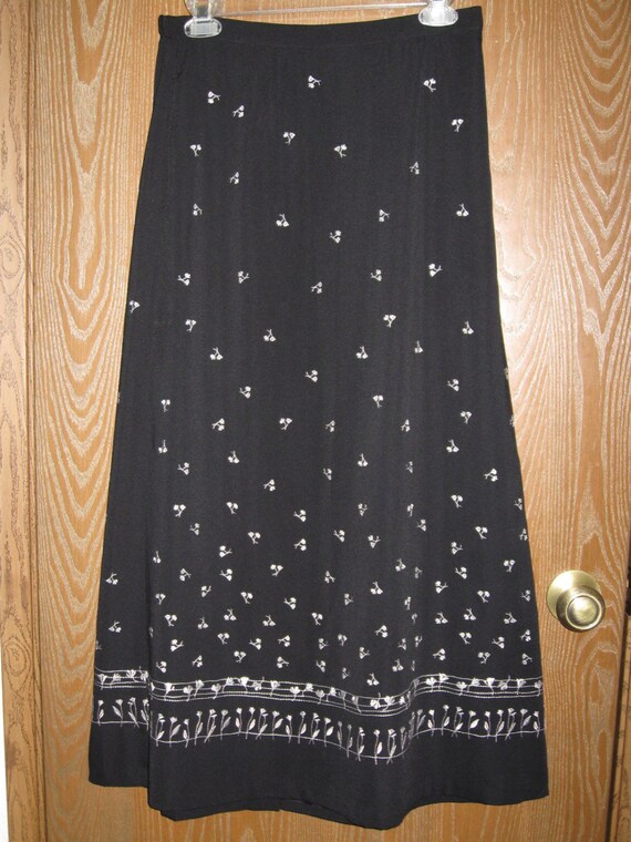 Embroidered skirt clearance 30