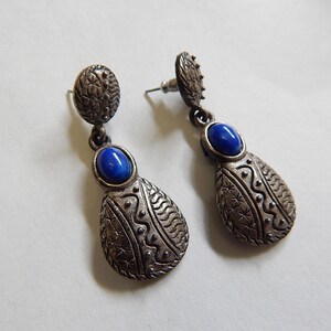 5/8 x 1 1/2 Venue USA Pierced Silver Metal Hammered Dangle Earrings Blue Stone Not Hypoallergenic image 1