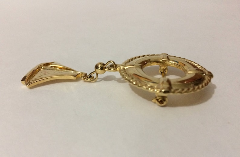 1 14 x 2 12 Sailboat Life Reserver Ring Goldtone Metal Pin Brooch Sailing