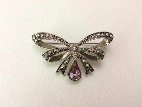 Avon Birthstone Double Bow Brooch Pin Rose Pink O… - image 1