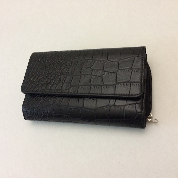 5" x 7 1/4" Black Faux Alligator 14 ID Card 3 Zippers 2 Snaps 5 Pockets Wallet