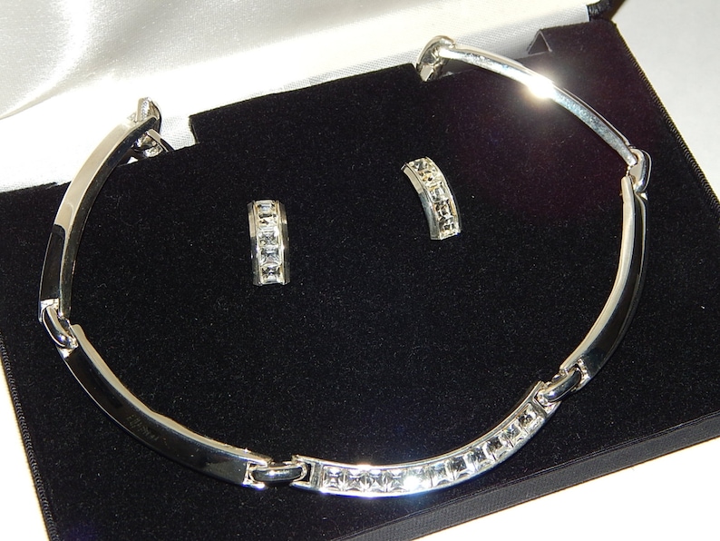 Pierced 34 Earrings Faux Diamonds 16 Silvertone Metal Choker Necklace