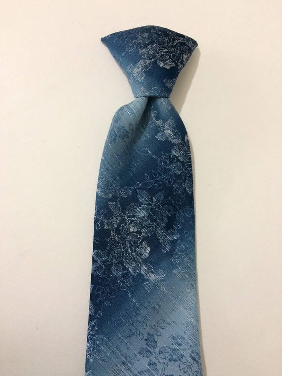 17" The Mens Shop Clip On Tie JC Penney Blue Leaf… - image 2