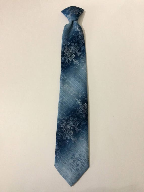 17" The Mens Shop Clip On Tie JC Penney Blue Leaf… - image 1