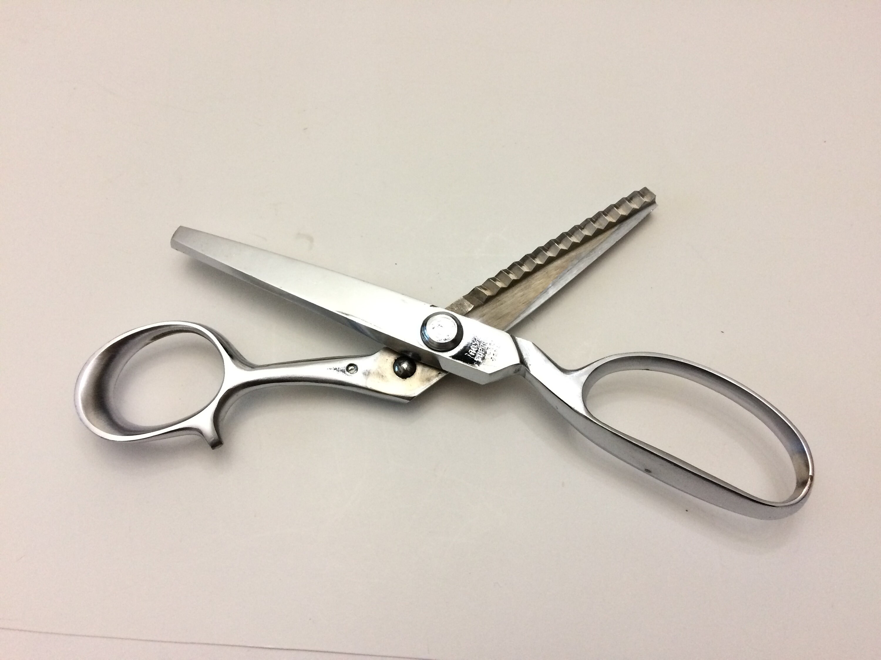 Gingher 7 1-2 Pinking Shears (G-7P)