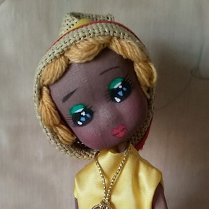 60s/70s Hong Kong pose doll.