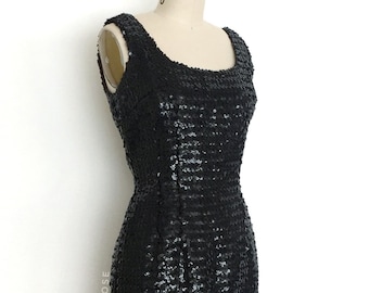 vintage 1950s dress • medium • heavily sequinned sequin cocktail evening wiggle dress • 50s vintage dress • 30” waist