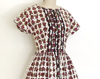 vintage 1950s dress • floral dot print cotton fit flare day dress • 50s vintage dress • 28” 29” waist