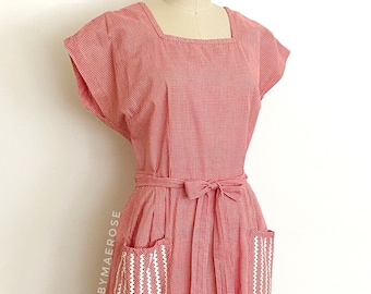 1950s dress • gingham ric rac cotton Swirl wrap dress • 50s vintage Swirl dress • 31” waist