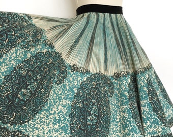1950s circle skirt • block border printed circle skirt • 50s vintage skirt • 23” waist