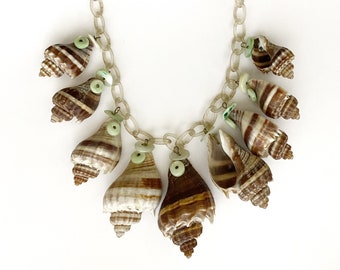 30s 40s seashell celluloid chain necklace • 1930s 1940s vintage necklace