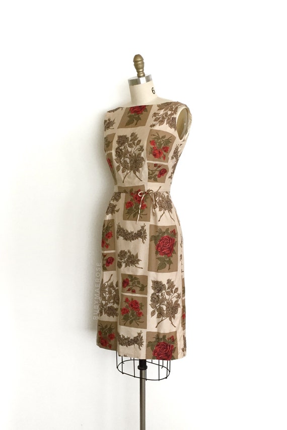 50s rose print wiggle dress • 1950s vintage dress • x… Gem