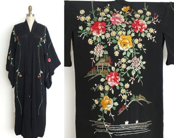 vintage 1930s robe • fully embroidered scenic floral rayon traditional long kimono • 30s vintage kimono robe