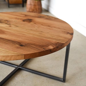 Modern Round Coffee Table / Reclaimed Wood Metal Base Coffee Table / Industrial Coffee Table afbeelding 1