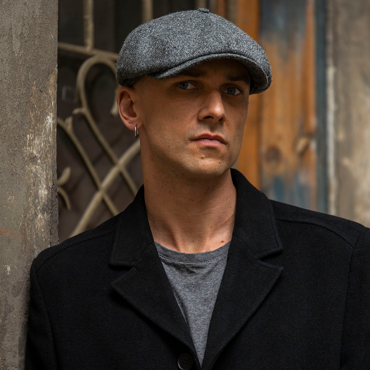 Norte - winter flat cap with foldable earflap made of wool, with padded cotton  lining