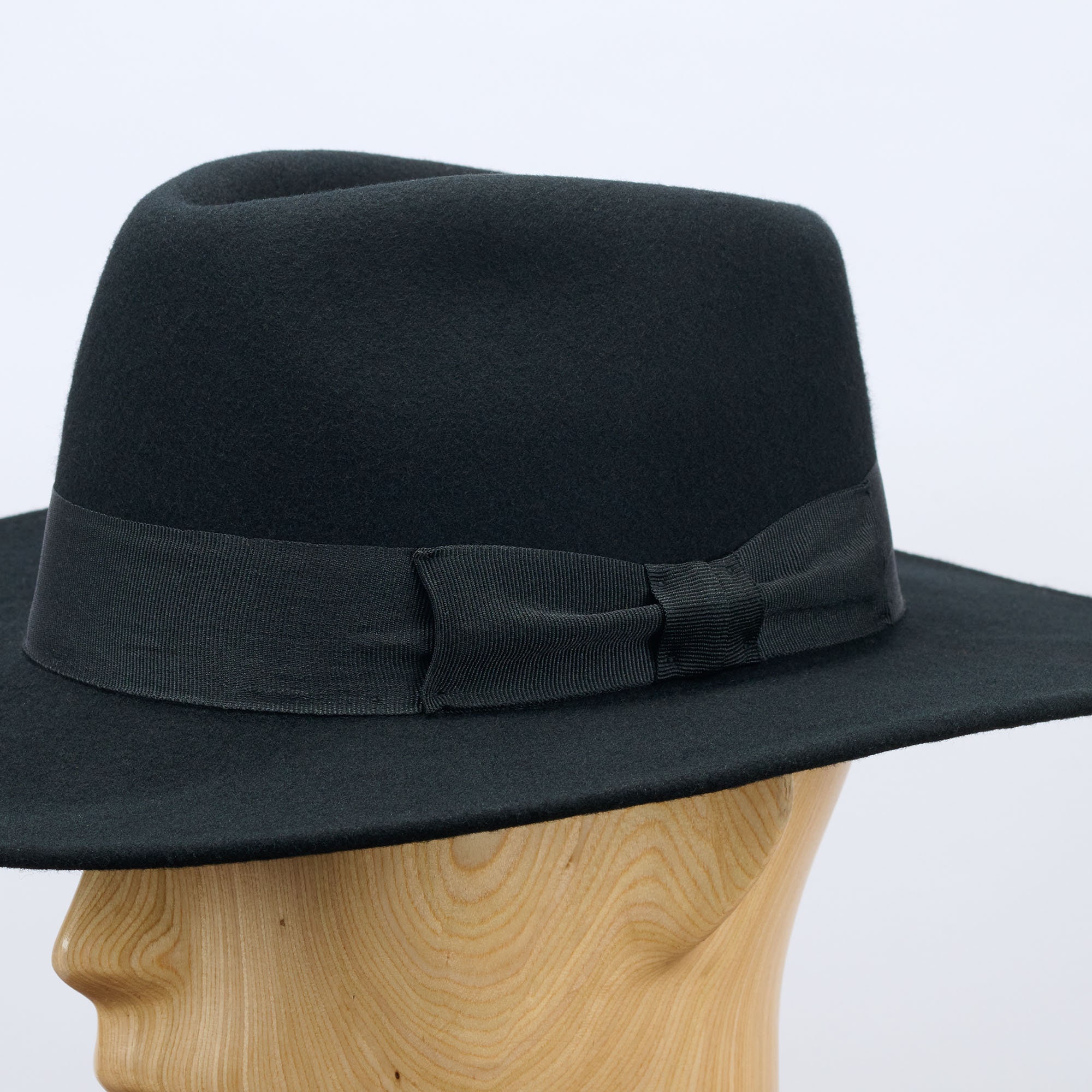 Belted Wool Panama Hat-BLACK—LAST ONE ☝️ Walka - Wide Brim Tagua Bead Panama Hat | Artesano – www  main image 4