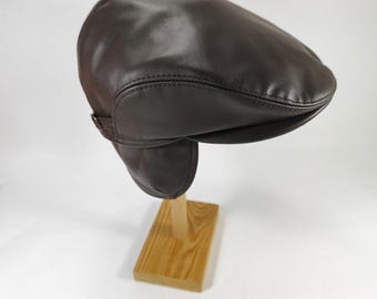 PROMOÇÃO | BYRON Leather | Boné Plano com Abas Dobráveis para Orelhas, Estilo Jornaleiro Inglês Natural, Boné de Golfe Scally, MARROM, 56 cm