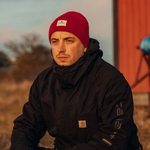 BRASS MONKEY Extra Fine Merino Wool Beanie Warm Winter Hat Minimalist Docker Cap Streetwear Skull Bonnet Stylish Lightweight Classic RED