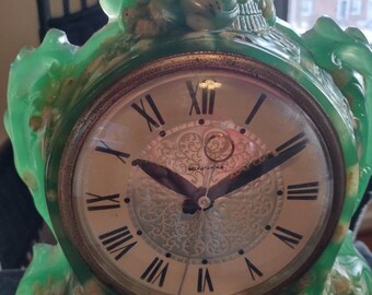Vintage Lanshire Green River Rock Clock: 1950s Resin Mantel Clock
