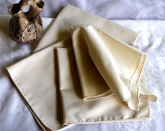 Set of 4 Cream Linen Napkins: Heavyweight Elegant Dining Linens
