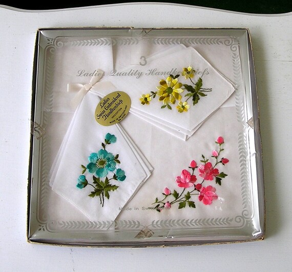 Vintage Set of 3 Swiss Embroidered Handkerchiefs in Original