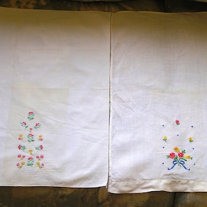 Vintage Pair Embroidered Cotton Tea Towels Spring Flowers