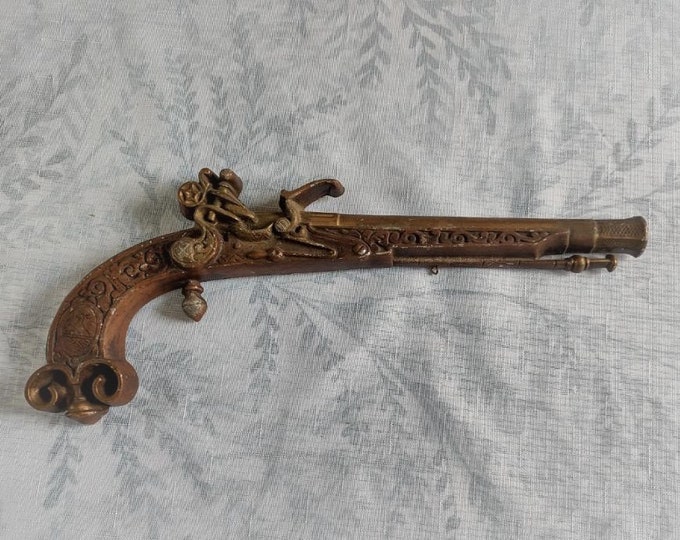 Vintage Sexton Cast Metal Flintlock Pistol Wall Plaque Mid Etsy
