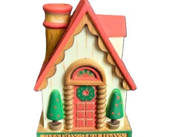 Adorno vintage de chalet "Happy Holidays" de Hallmark, 1977, decoración navideña clásica, adorno de chalet de esquí.