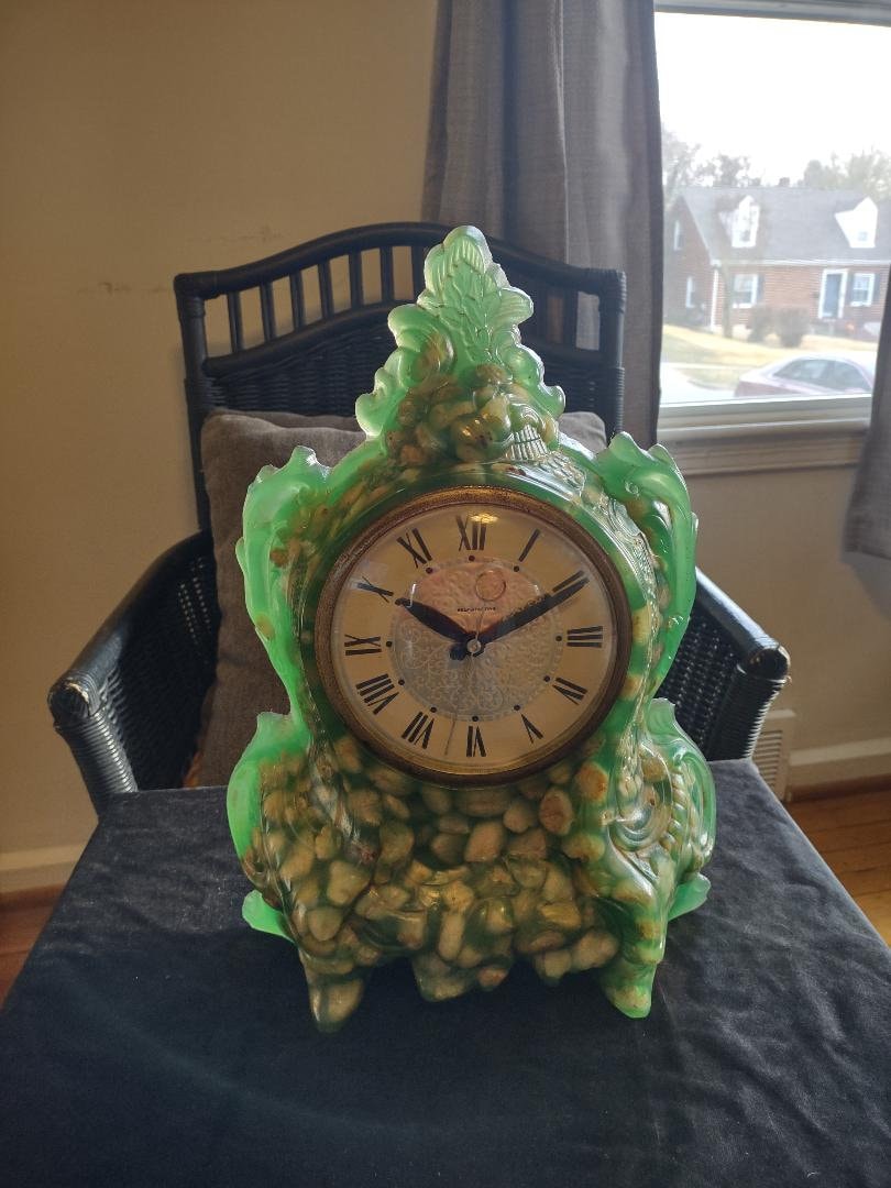 Vintage Lanshire Green River Rock Vomit Clock, 1950s Molded Acrylic
