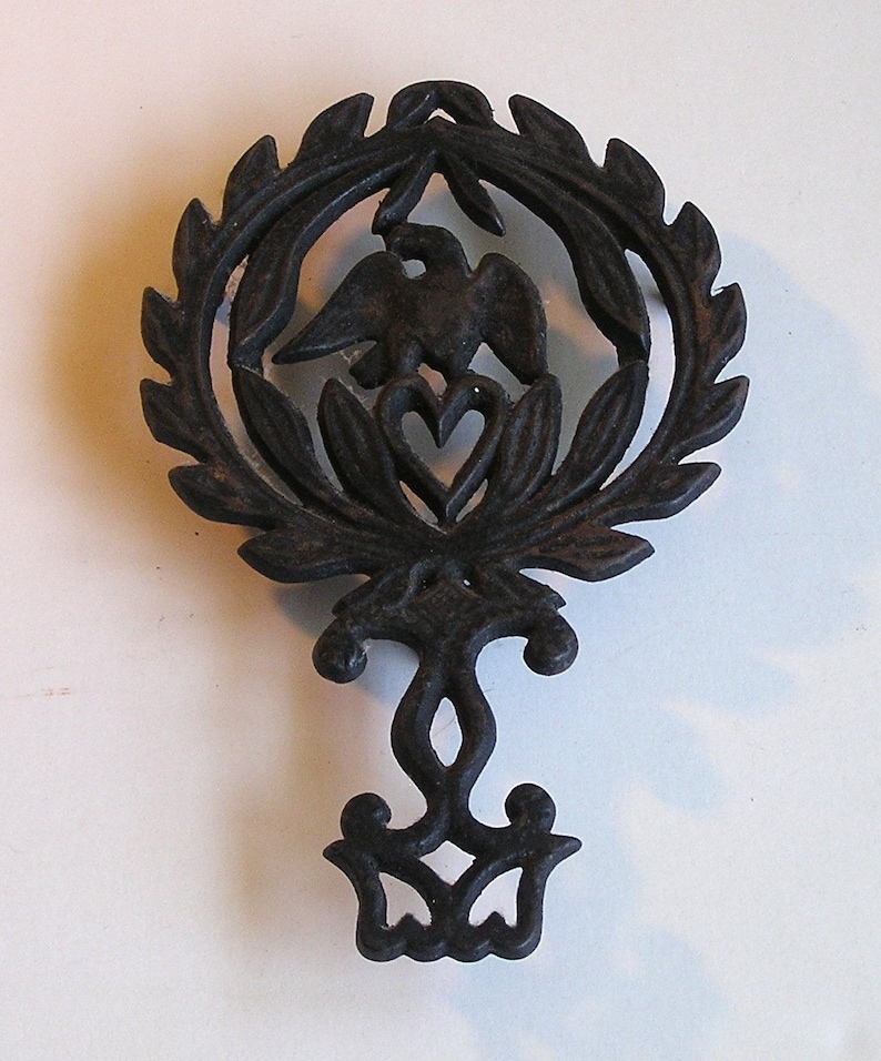 Lg. Vintage Cast Iron Trivet American Eagle W/ Heart & Laurel Wreath