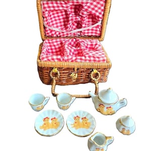 Vintage Dollhouse Toy China Bear Love Tea Set in Picnic Hamper, Mini Fairy Garden Heart Bears Tea Set, Vintage Miniature Picnic Set