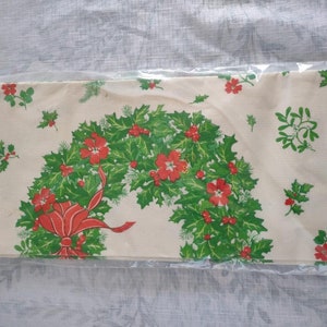Vintage 1970&#39;s Hallmark Christmas Wreath Paper Tablecloth - 60&quot; X 102&quot; Sealed in Original Package - Retro Christmas Tablecloth