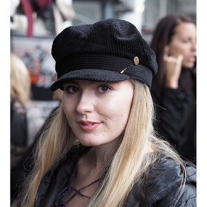 The Louise Cap Black image 5