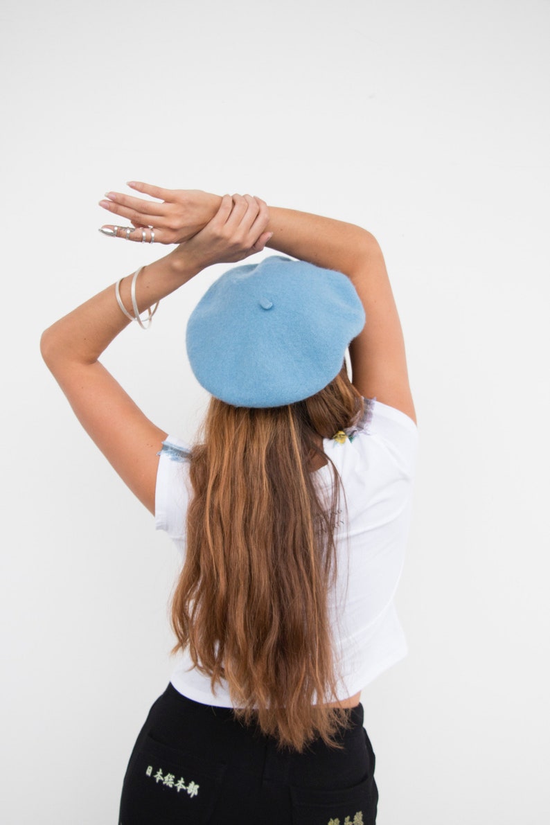 Pastel blue beret imagem 3