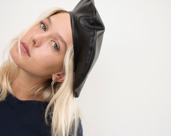 BLACK LEATHER BERET