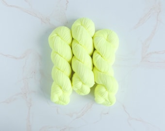 Yollo - Hand Dye Yarn Fingering Singles