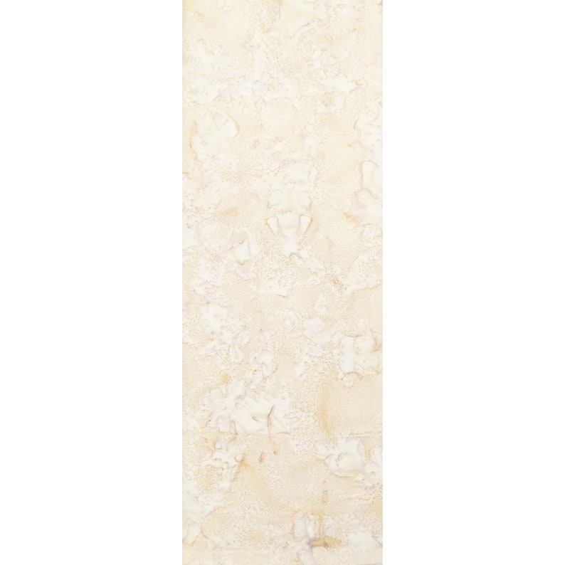 Puede incluir: Superficie rectangular blanquecina con un patr&oacute;n texturizado y moteado. La superficie tiene un color base beige cremoso con parches irregulares m&aacute;s claros y sutiles variaciones de tono, creando una apariencia natural.