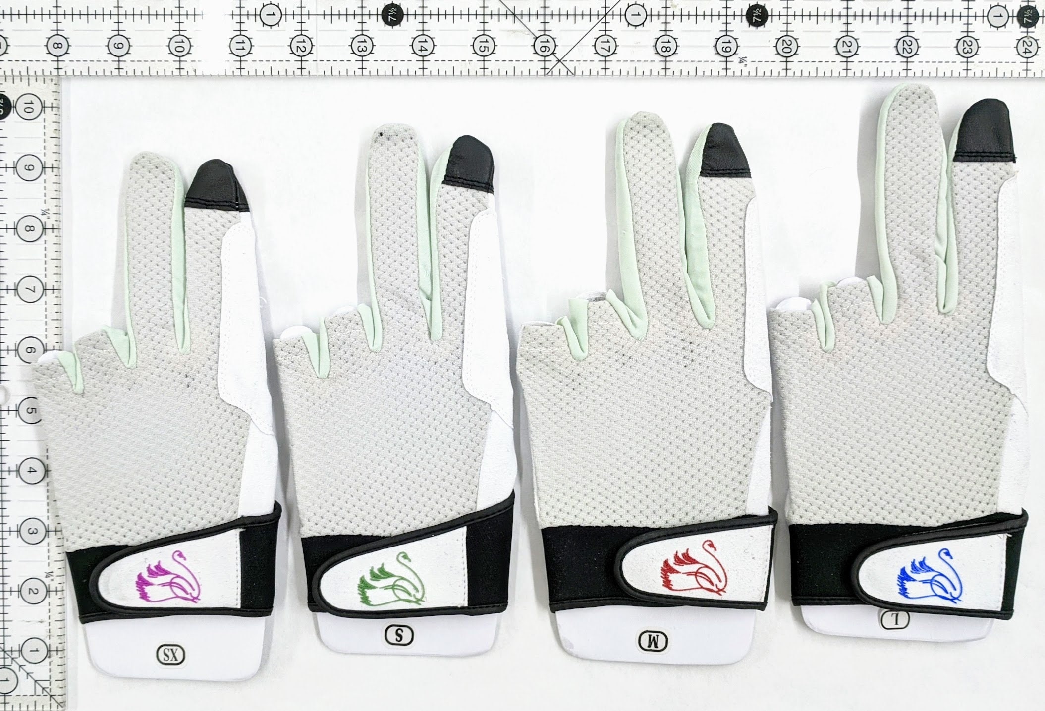 QUILTING GLOVES - SX, S, M, L - Swan Amity Studios - Padded