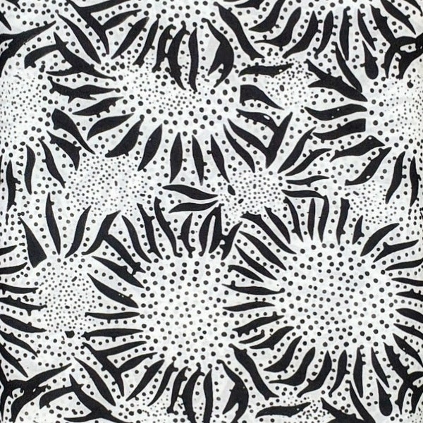 Hoffman California - 884-655 Chalk - Bali Sunflower - Bali Batik Fabric Blender - Black White Summer Winter Floral Flower Flat Board