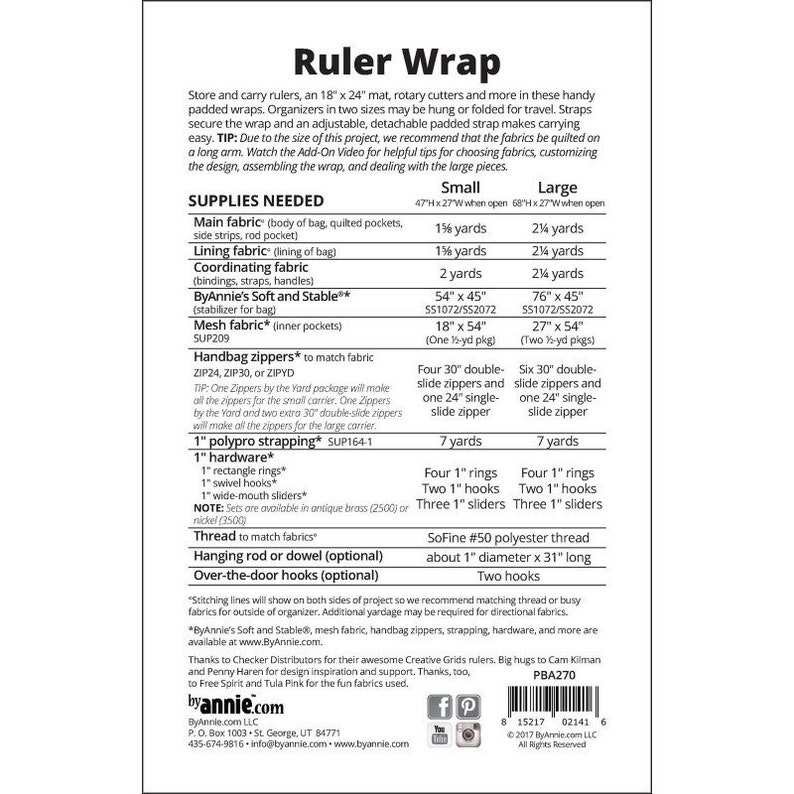 K&ouml;nnte beinhalten: Ein gedrucktes Papier mit dem Titel "Ruler Wrap" und einer Liste der ben&ouml;tigten Materialien f&uuml;r ein N&auml;hprojekt. Enth&auml;lt Stoff, Rei&szlig;verschl&uuml;sse und Hardware, mit Ma&szlig;en in Zoll und Yards.