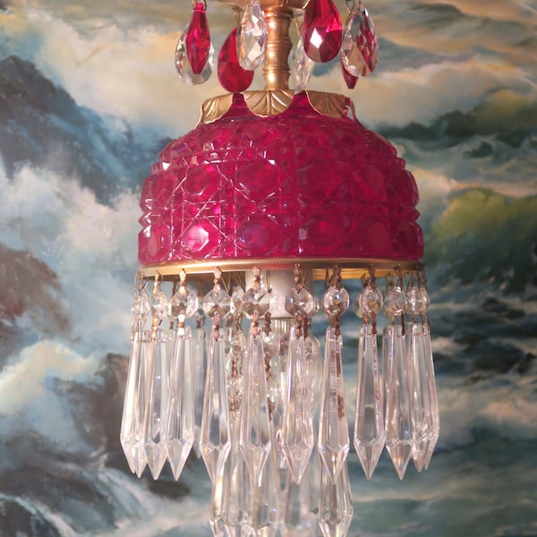 Vintage Ruby Lady Cupcake Glas Kristall Messing Hängende Swag Plug Plug Lampe Kronleuchter rot Prismen