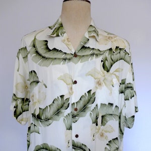 90s Hawaiian White Orchid and Green Leaf Button-up Top, Two Palms, Size XL, 100% Rayon, Skater Punk Vacation Top