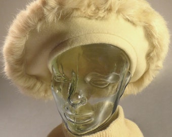 Yellow / Cream Wool Beret and faux fur hat by Linda Lundstrom with Matching Neck Warmer/Wrap, 70s 80s 90s, New Age, Hippy Boho Pinup French