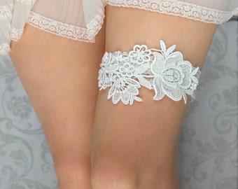 Ivory Lace Wedding Garter, Floral Bridal Garter, Elegant Design