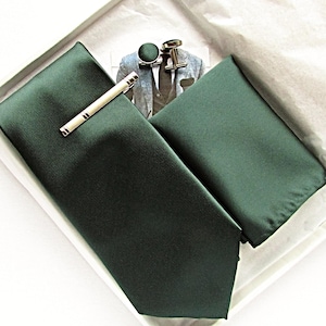 Emerald Green tie set, Emerald Green Pocket square, Emerald Green tie, Wedding tie, Green tie, Grooms tie