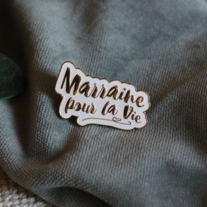 Gift Godmother trend ∙ Pin's Godmother For Life ∙ Enamelled brooch ∙ Pin's metal enamel and gold ∙ personalized pines ∙ gift bapteme