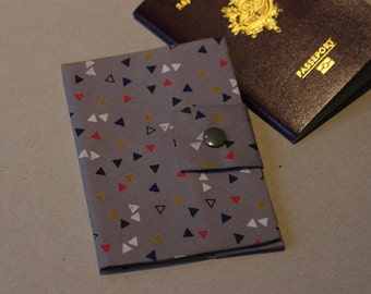 Passport acid pattern with pressure closure