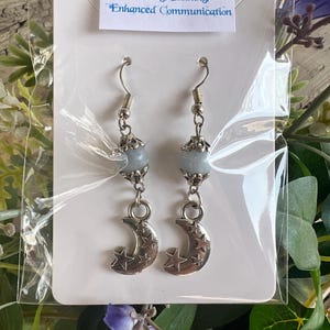 Aquamarin Edelstein Perlen Ohrringe mit Mond und Sterne Anhänger // Mond und Stern Anhänger // Halbedelstein Ohrringe