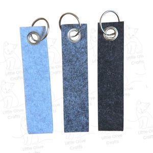 Felt keychain wrist keyfob grey