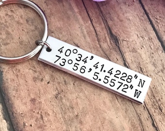 Endroit spécial, porte-clés coordonnées, lieu spécial, voyage, mariage, lieu de naissance, maison Porte-clés Latitude Longitude, porte-clés - anniversaire